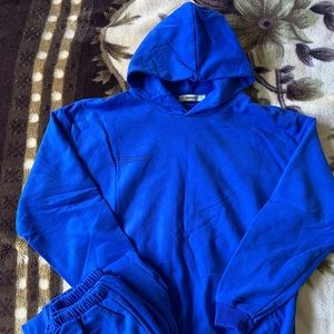 New never worn sport suit